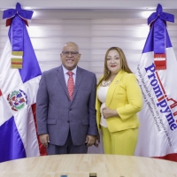 Fabricio Gómez recibe recibe a legisladora de Puerto Plata 